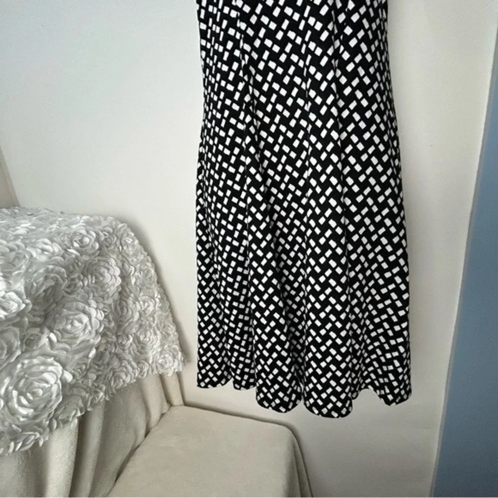 New York & Company Black/White Square Shapes Swing Dress Small‎